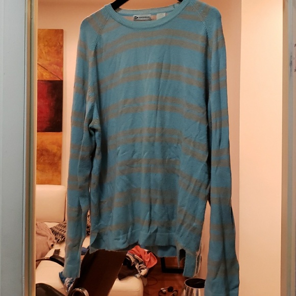 sweater - Picture 3 of 4